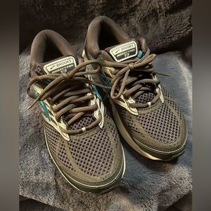 Brooks Addiction 13 Running Shoes Women's 7.5